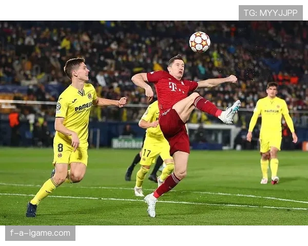 本泽马与莱万巅峰期进攻效率及关键战表现对比分析 本泽马与莱万巅峰期进攻效率及关键战表现对比分析