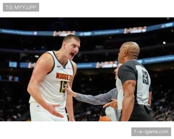 唐斯高位挡拆拉开空间 不及约基奇串联球队