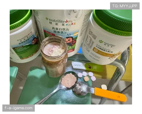 王昶家冰箱里塞满蛋白粉，连饮料都是按秒喝的